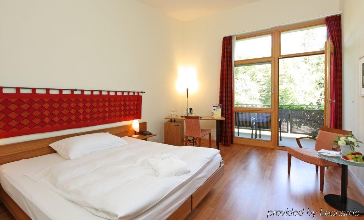 Hotel Schloss Huenigen Konolfingen Quarto foto